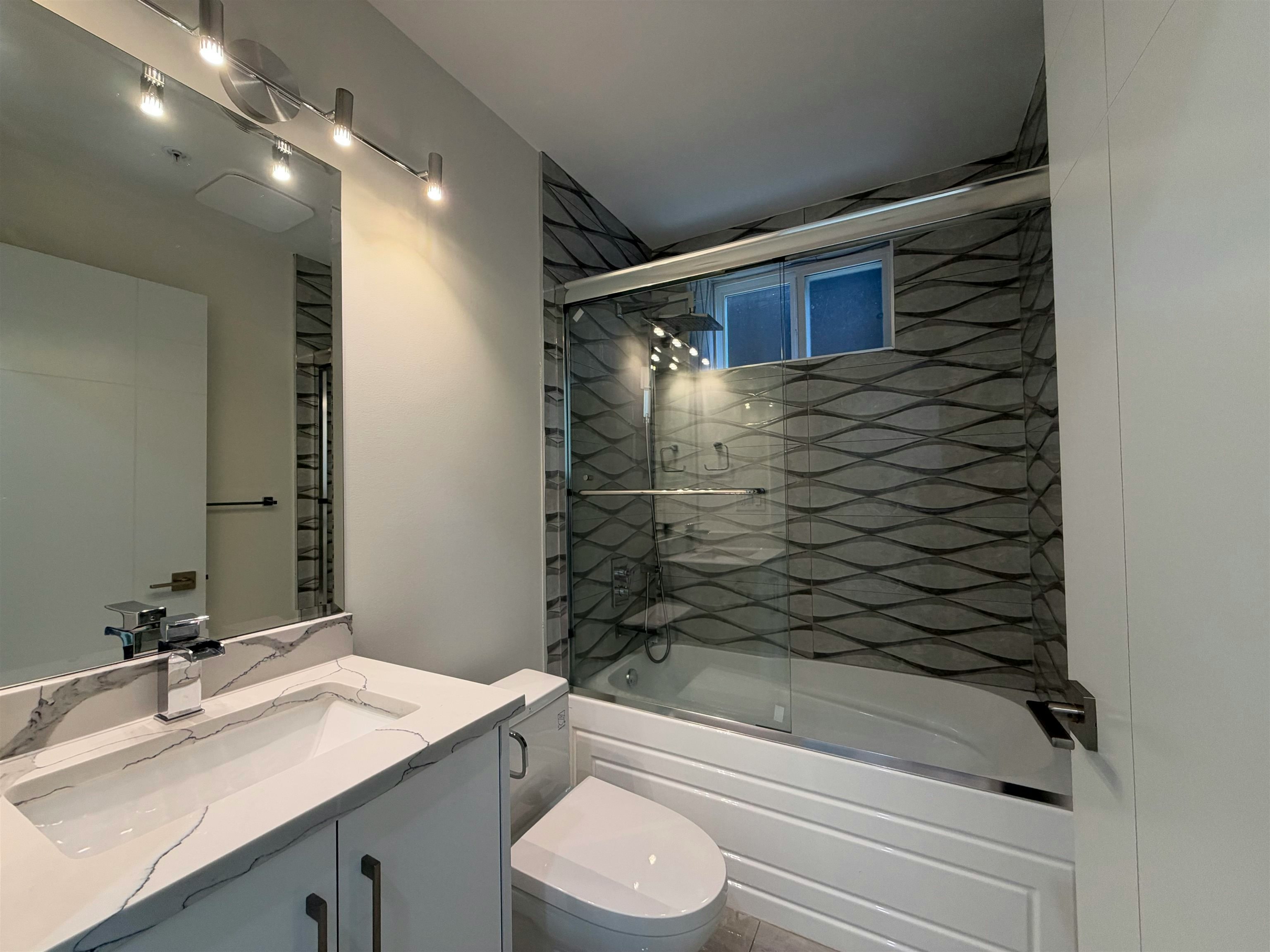 1052 E 50th Avenue, Vancouver, BC, V5X 1B8 - 4