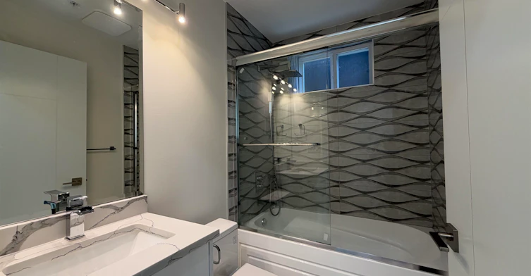 1052 E 50th Avenue, Vancouver, BC, V5X 1B8 - 4
