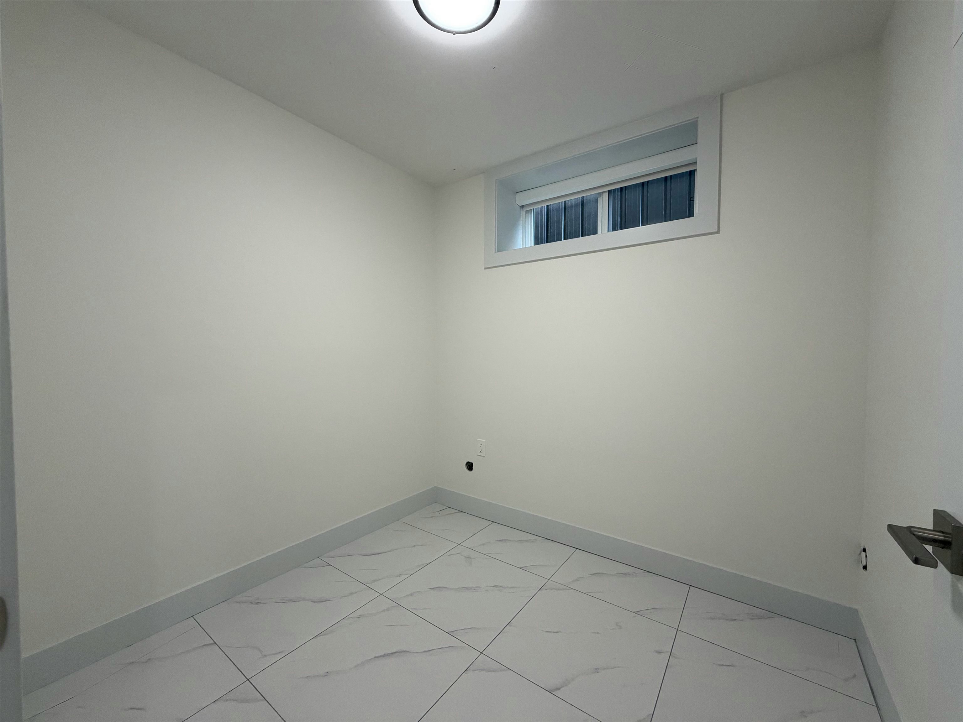 1052 E 50th Avenue, Vancouver, BC, V5X 1B8 - 3