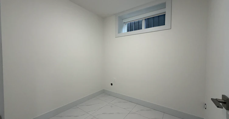 1052 E 50th Avenue, Vancouver, BC, V5X 1B8 - 3