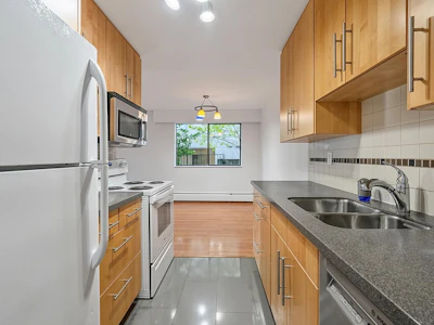 106-1844 W 7th Avenue - 3