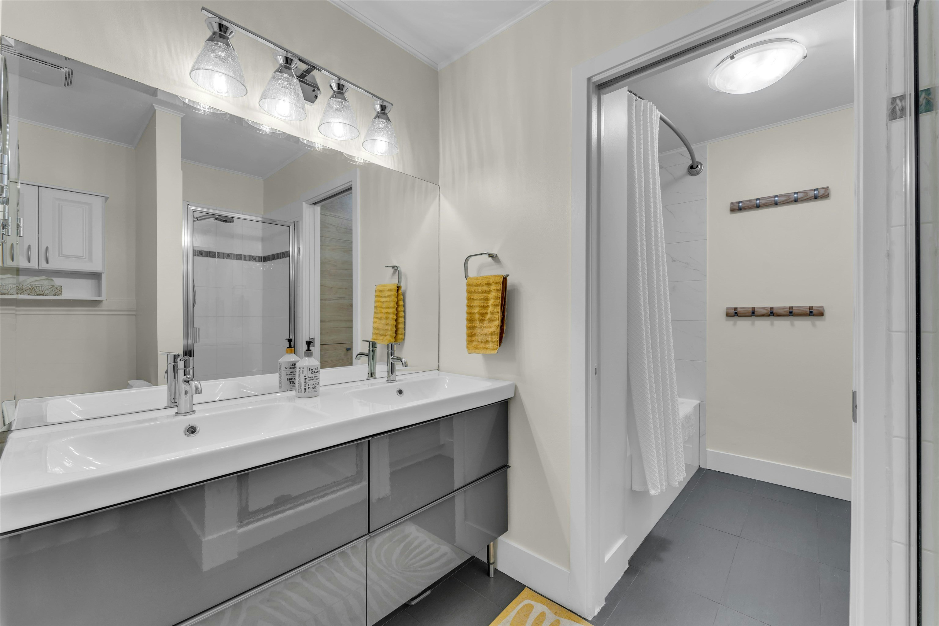 10-1140 Falcon Drive, Coquitlam, BC, V3E 2J6 - 10