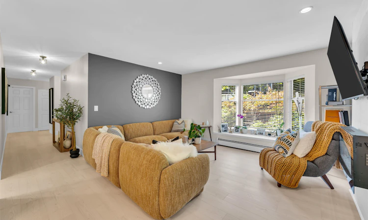 10-1140 Falcon Drive