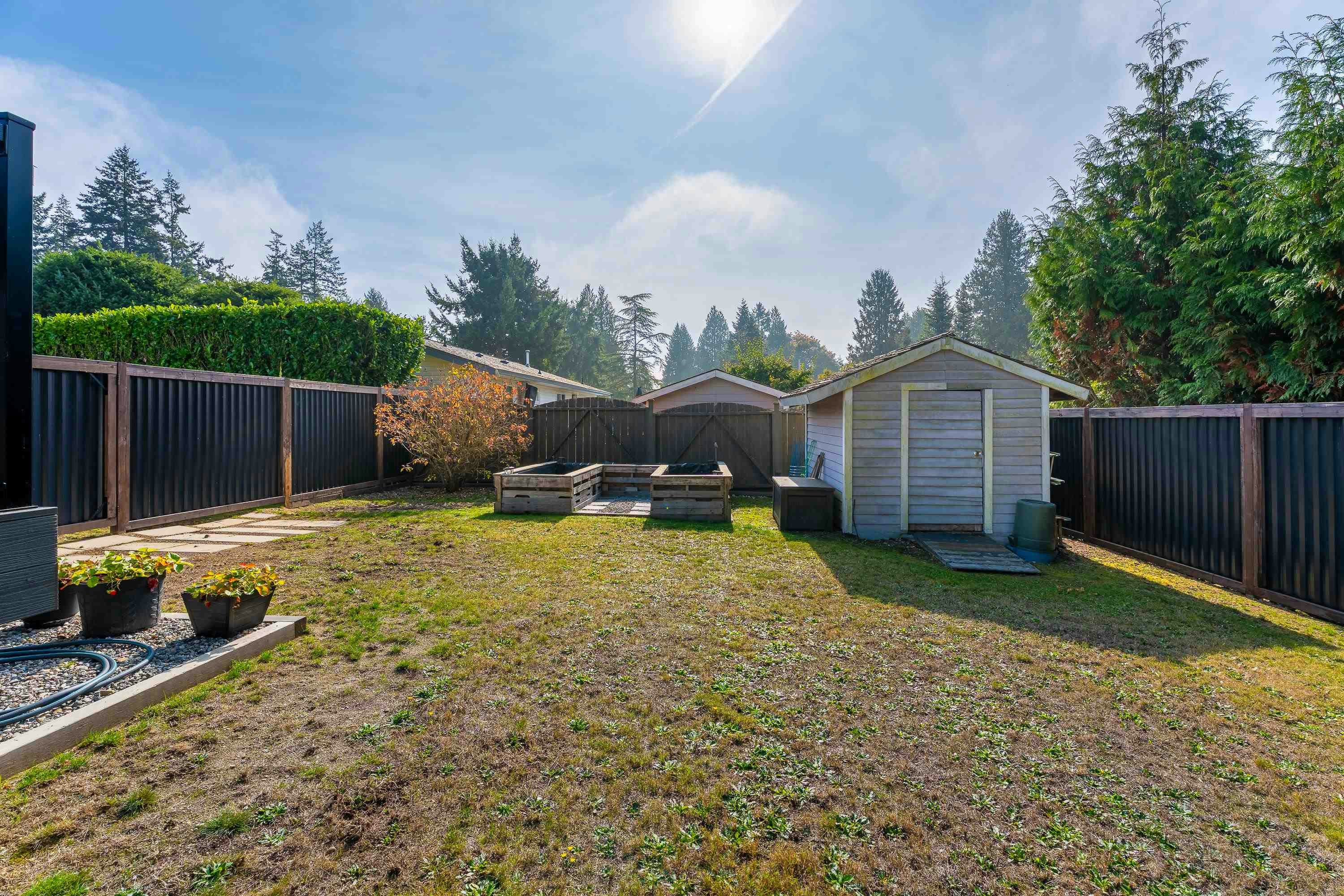 5617 Curtis Place, Sechelt, BC, V7Z 0R9 - 22