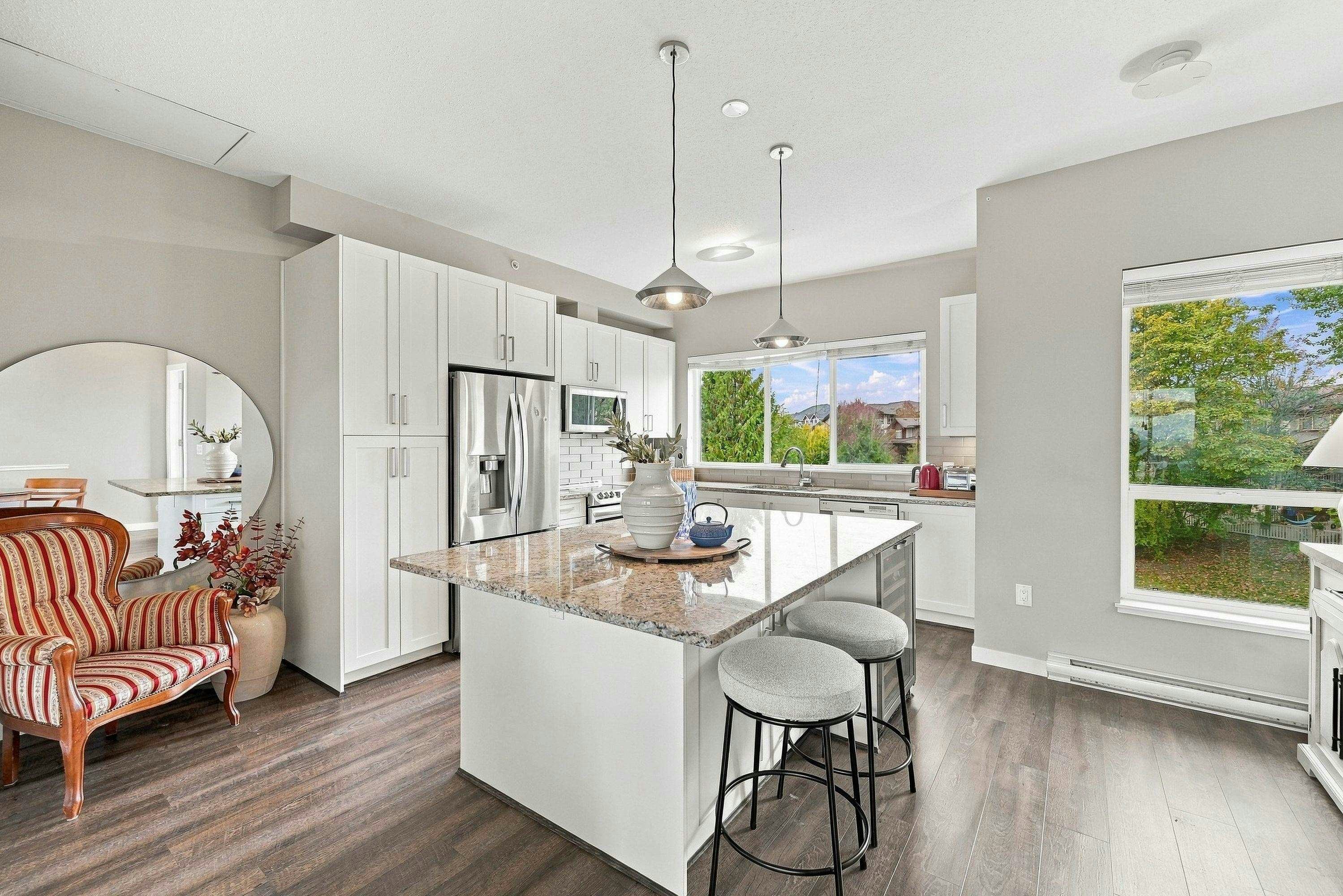408-6470 194 Street - 5