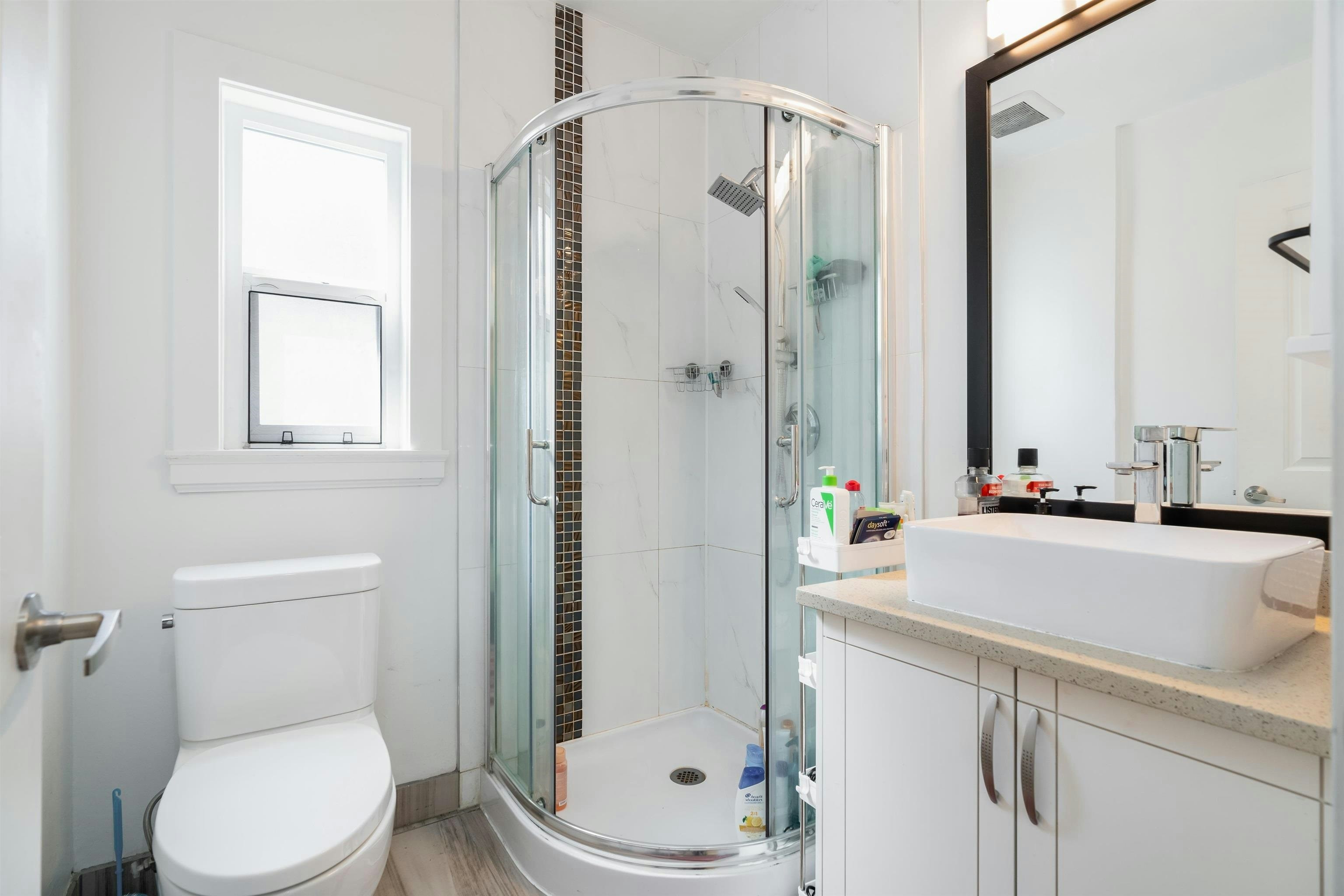 28xx W 6th Avenue, Vancouver, BC, V6K 1X1 - 4