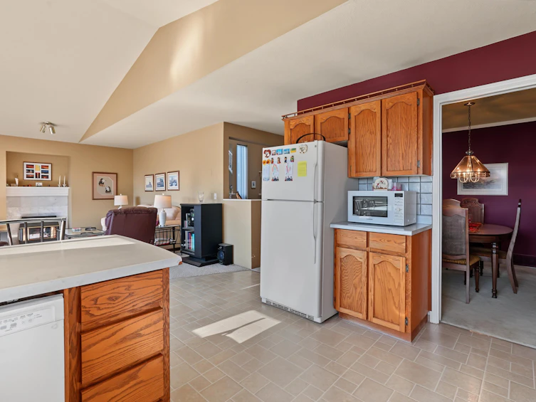 2740 Westlake Drive, Coquitlam, BC, V3C 5J7 - 10
