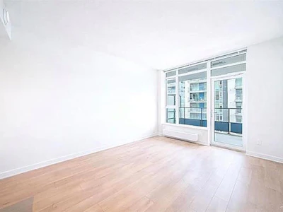401-8850 University Crescent - 3