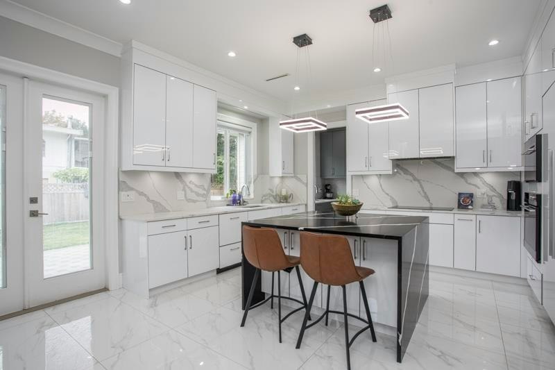 9291 Glenallan Drive, Richmond, BC, V7A 2S6 - 11