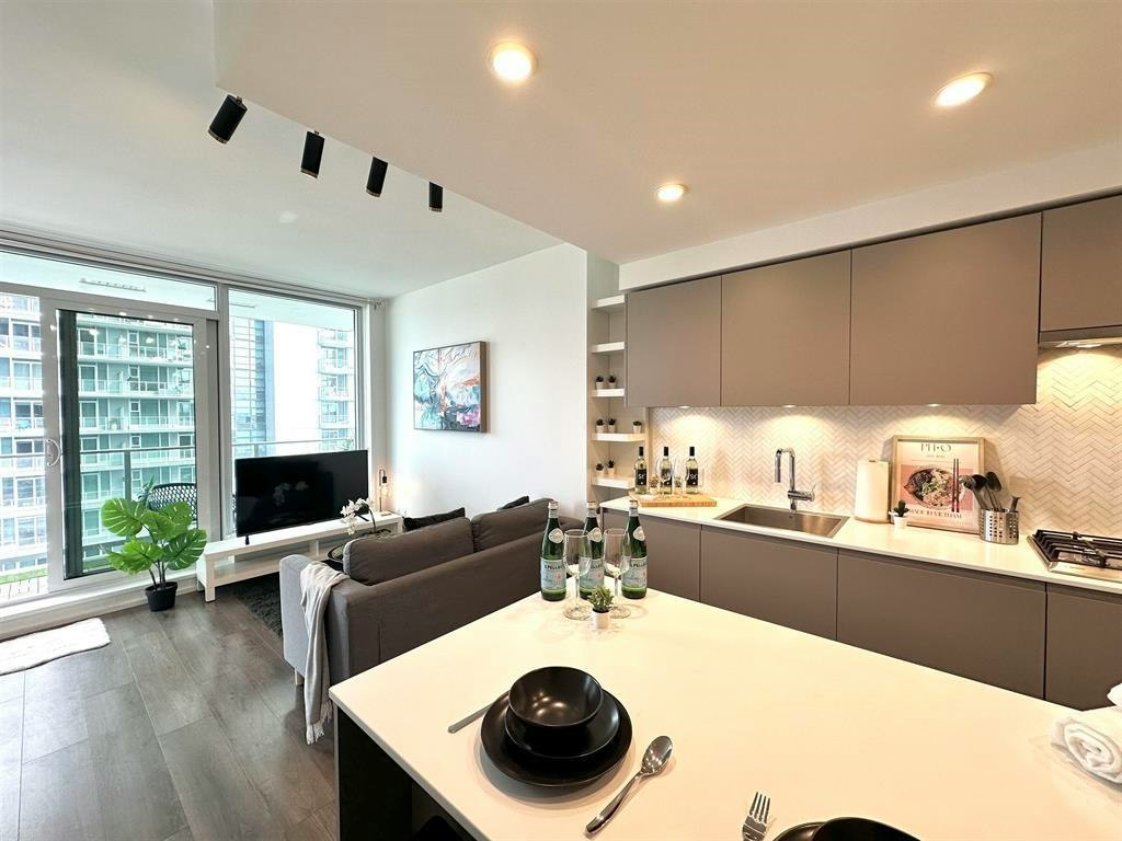 2511-3833 Evergreen Place, Burnaby, BC, V3J 0M2 - 5