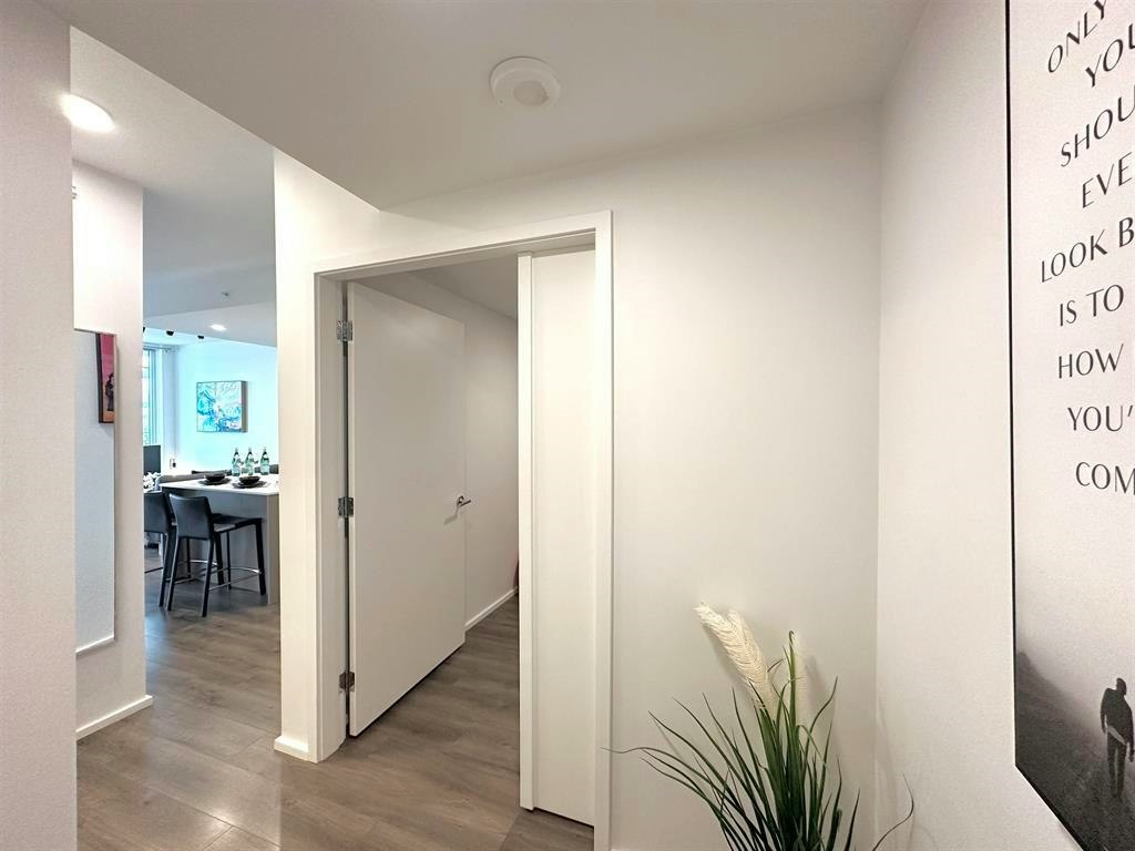 2511-3833 Evergreen Place, Burnaby, BC, V3J 0M2 - 3