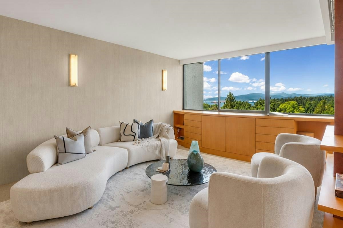 1101-2077 Nelson Street, Vancouver, BC, V6G 2Y2