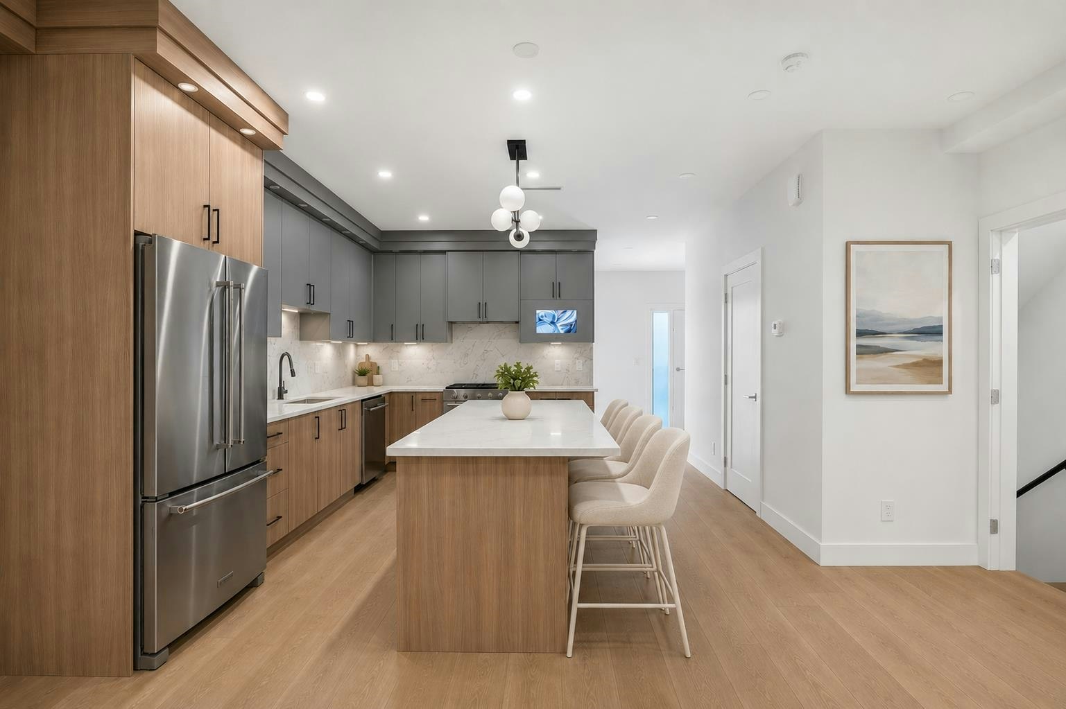 4-6176 Elgin Avenue - 2