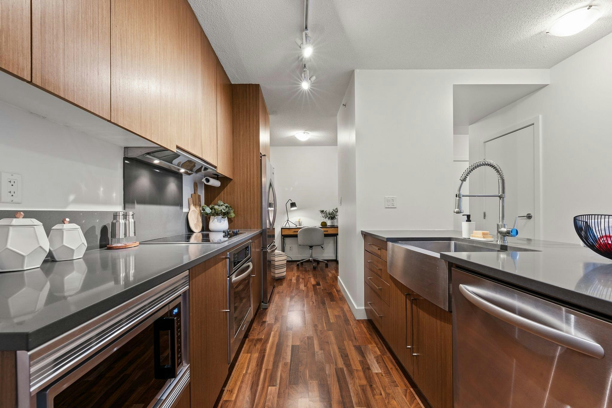 256-250 E 6th Avenue - 3