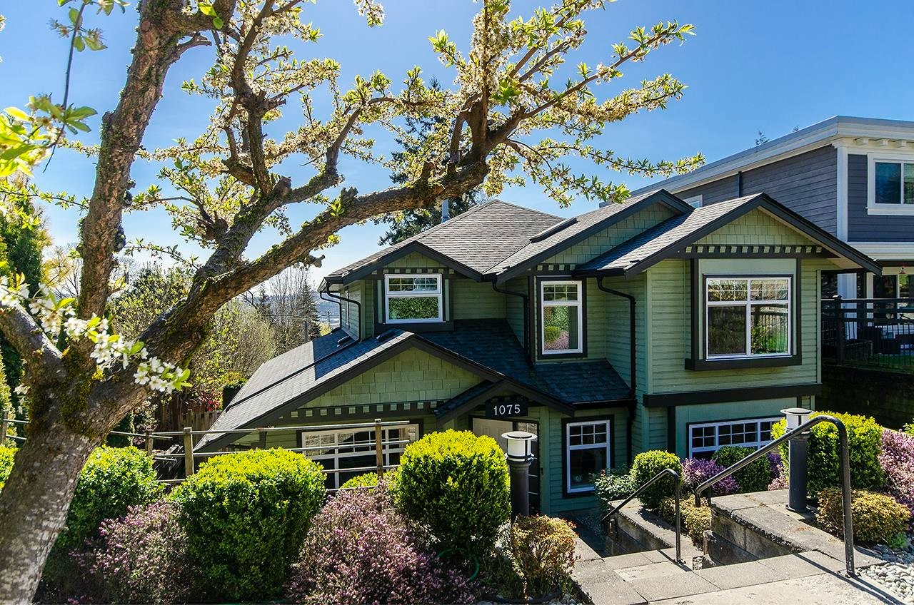 1075 Adderley Street, North Vancouver, BC, V7L 1T4