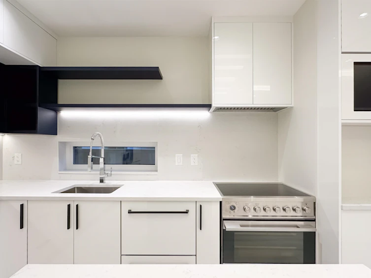 2373 W 7th Avenue, Vancouver, BC, V6K 1Y4 - 7