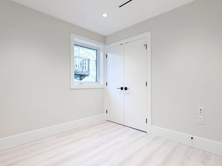 2373 W 7th Avenue, Vancouver, BC, V6K 1Y4 - 25