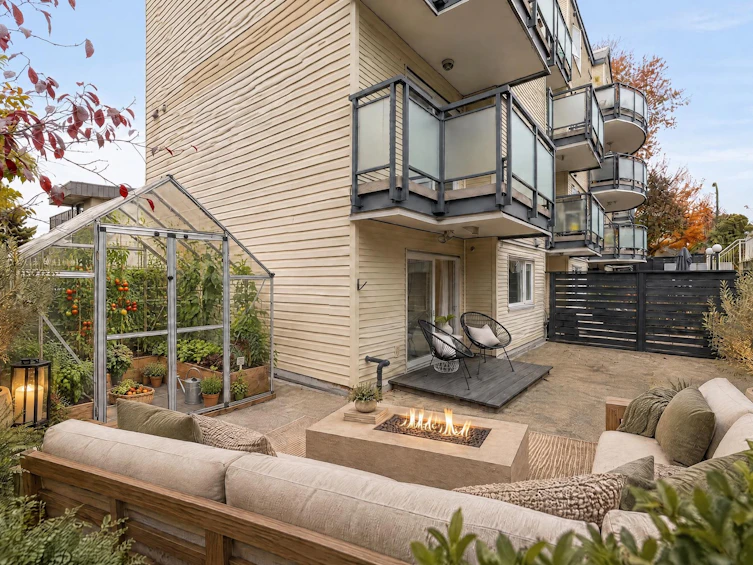106-33 N Templeton Drive, Vancouver, BC, V5L 3C9 - 3