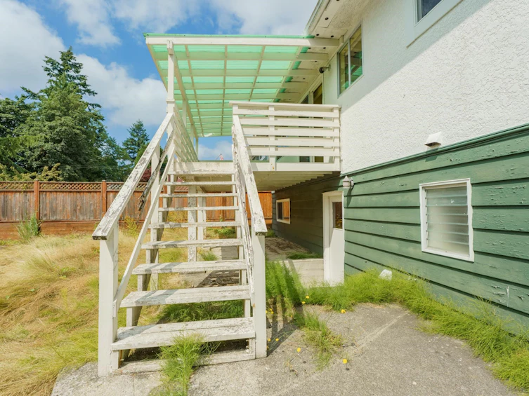 15732 Goggs Avenue, Surrey, BC, V4B 2N7 - 30