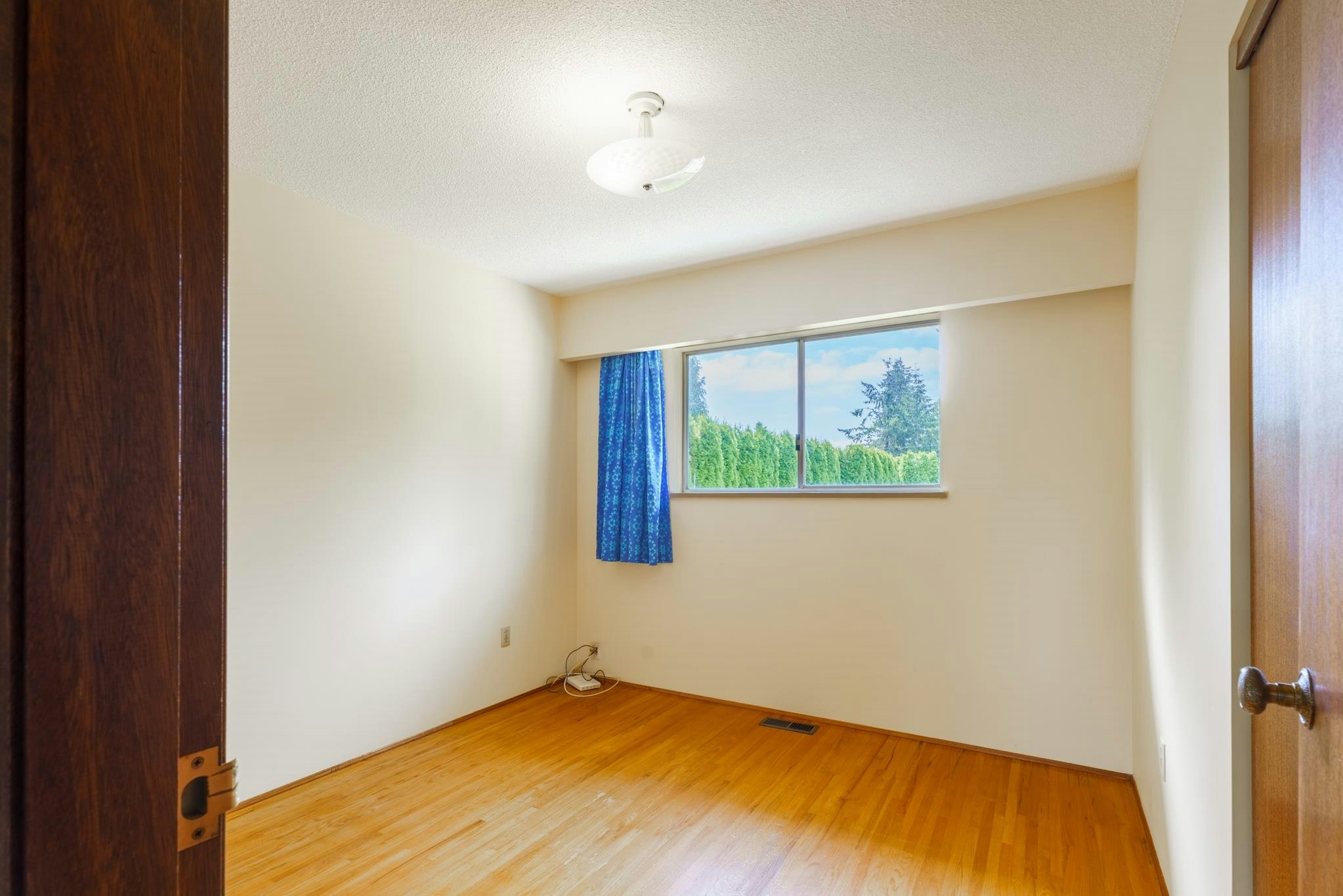 15732 Goggs Avenue, Surrey, BC, V4B 2N7 - 17