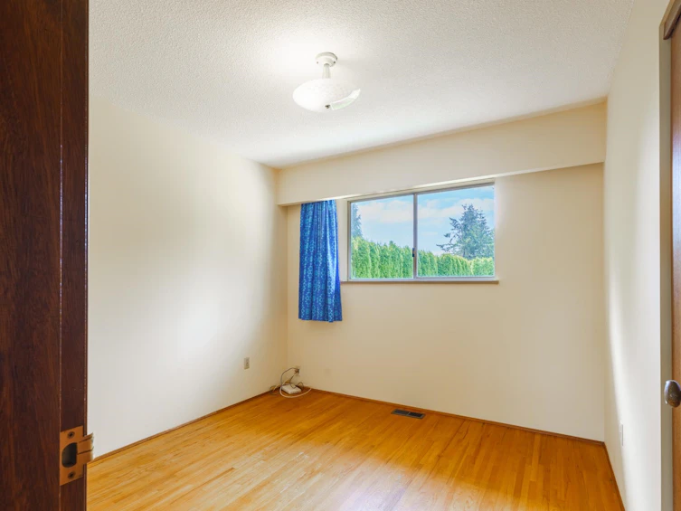 15732 Goggs Avenue, Surrey, BC, V4B 2N7 - 17