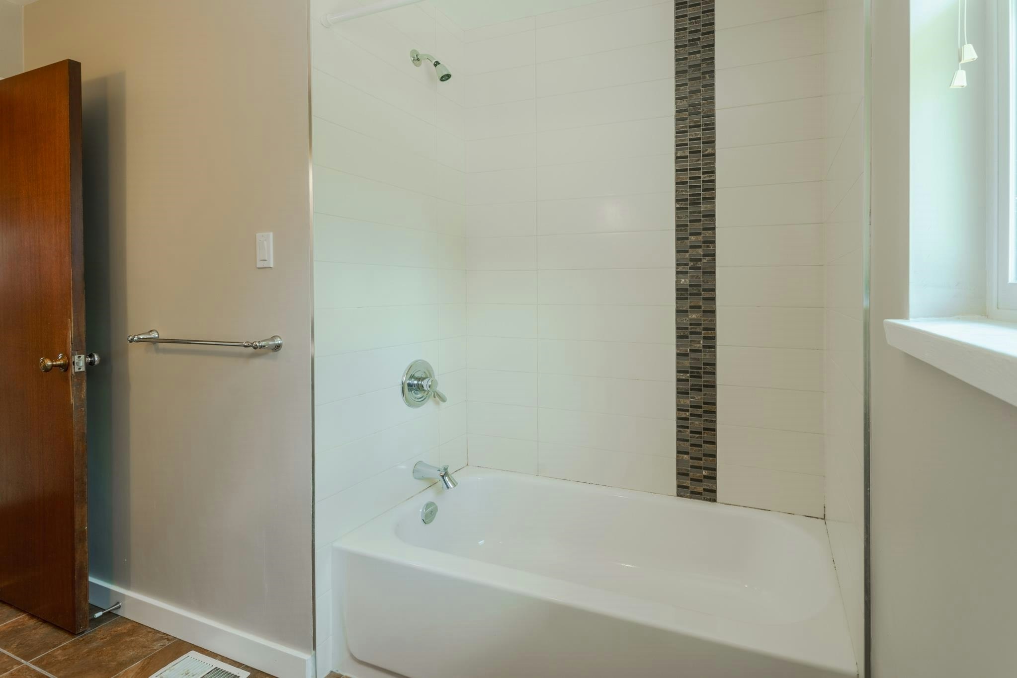 15732 Goggs Avenue, Surrey, BC, V4B 2N7 - 20