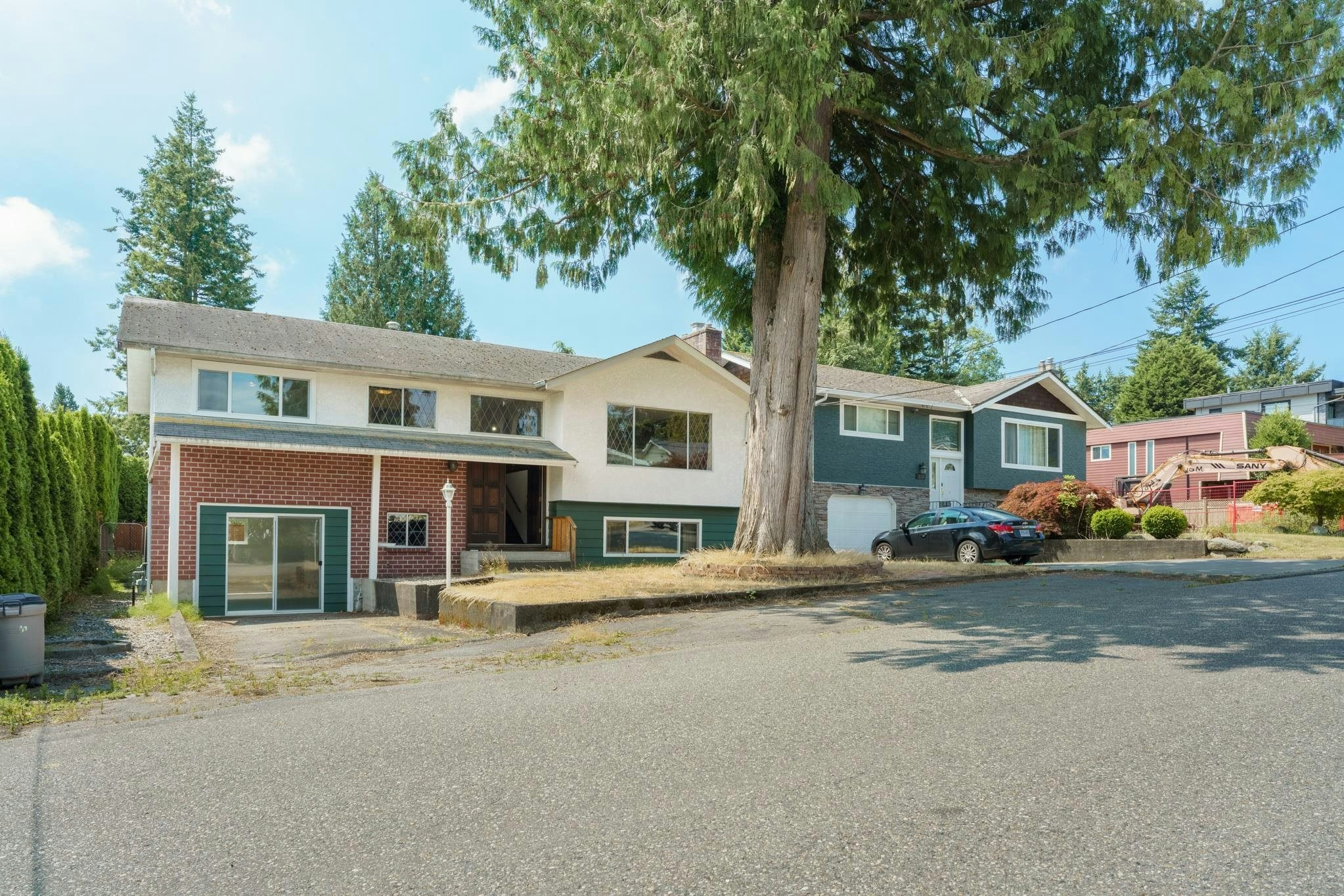 15732 Goggs Avenue, Surrey, BC, V4B 2N7