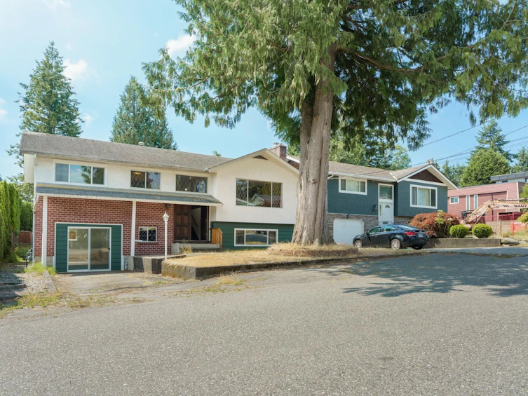 15732 Goggs Avenue, Surrey, BC, V4B 2N7