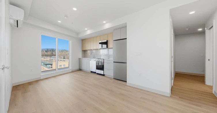 518-1529 Oxford, North Vancouver, BC, V7J 0G2