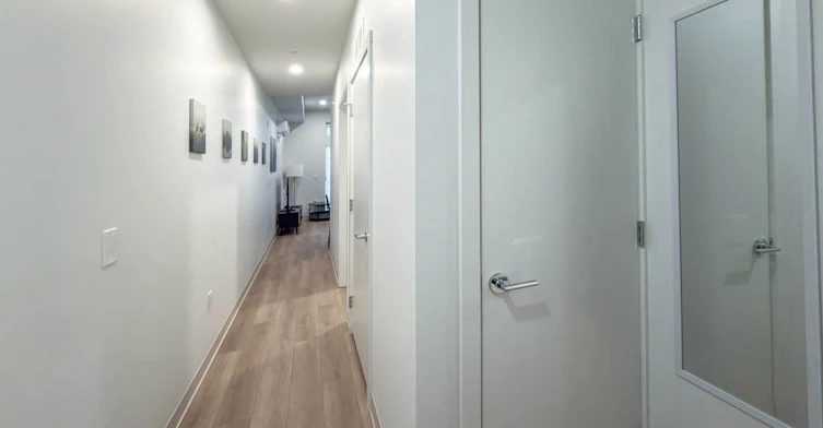 101-1529 Oxford, North Vancouver, BC, V7J 0G2 - 2