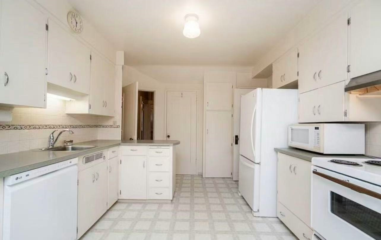 2000 West 43rd Avenue, Vancouver, BC, V6M 2C7 - 2