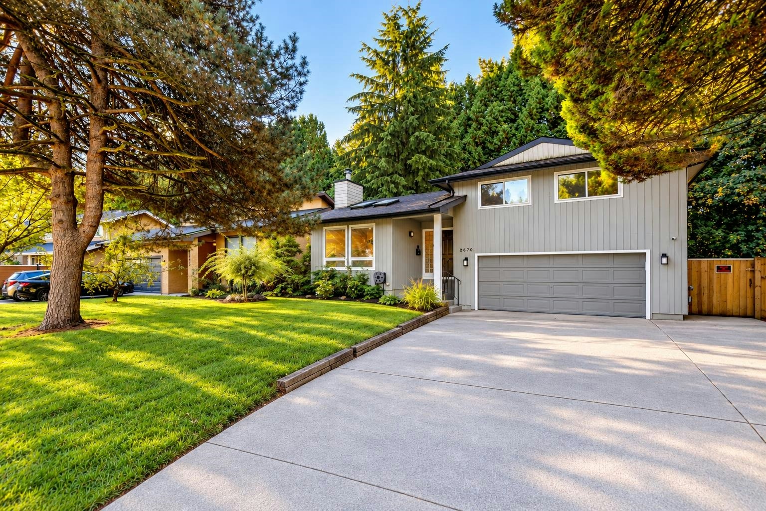 2670 Burnside Place, Coquitlam, BC, V3E 1A2 - 2