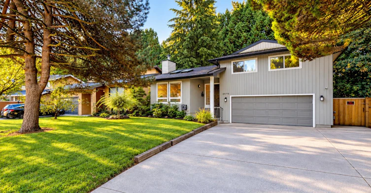 2670 Burnside Place, Coquitlam, BC, V3E 1A2 - 2