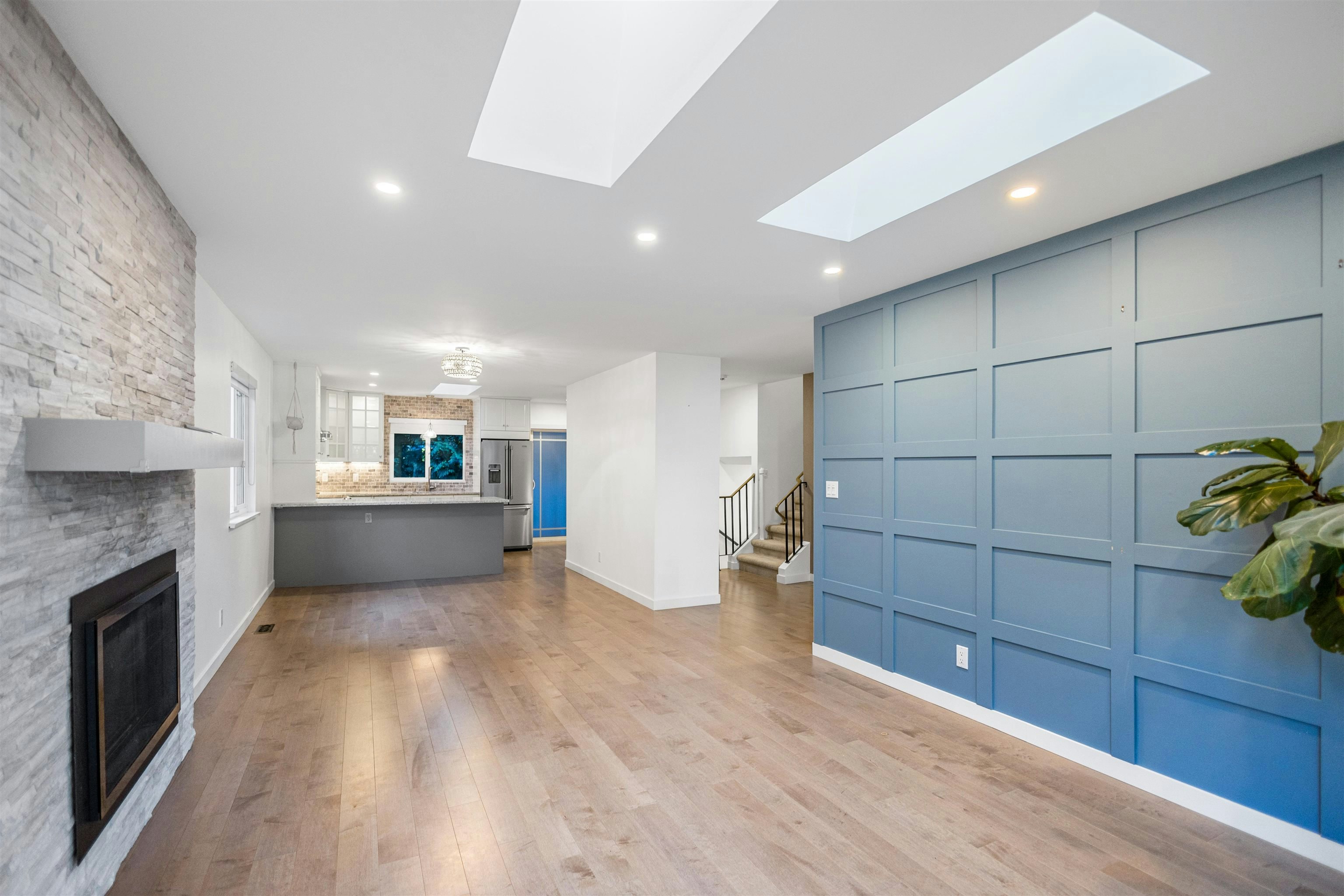 2670 Burnside Place, Coquitlam, BC, V3E 1A2 - 6