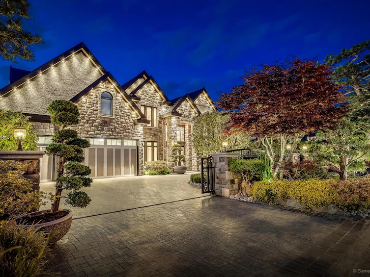 7551 Sunnybank Avenue, Richmond, BC, V6Y 1G6 - 3