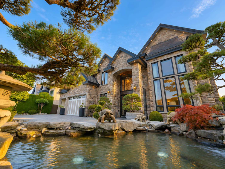 7551 Sunnybank Avenue, Richmond, BC, V6Y 1G6
