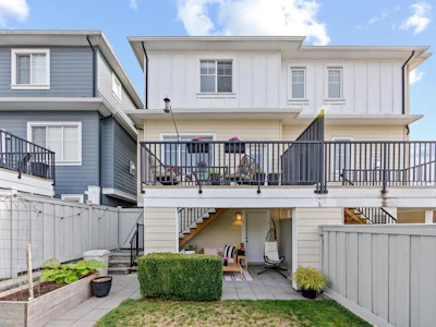 2209 165 Street - 3