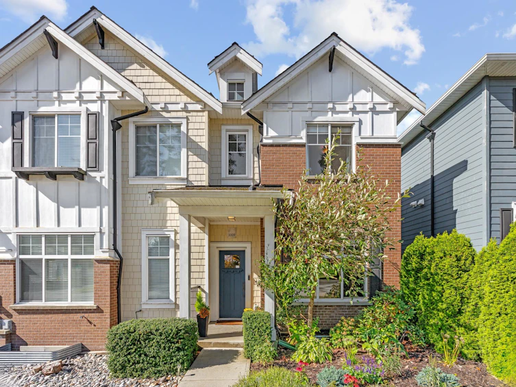 2209 165 Street, Surrey, BC, V3Z 0L8