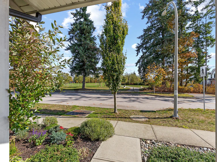 2209 165 Street, Surrey, BC, V3Z 0L8 - 2