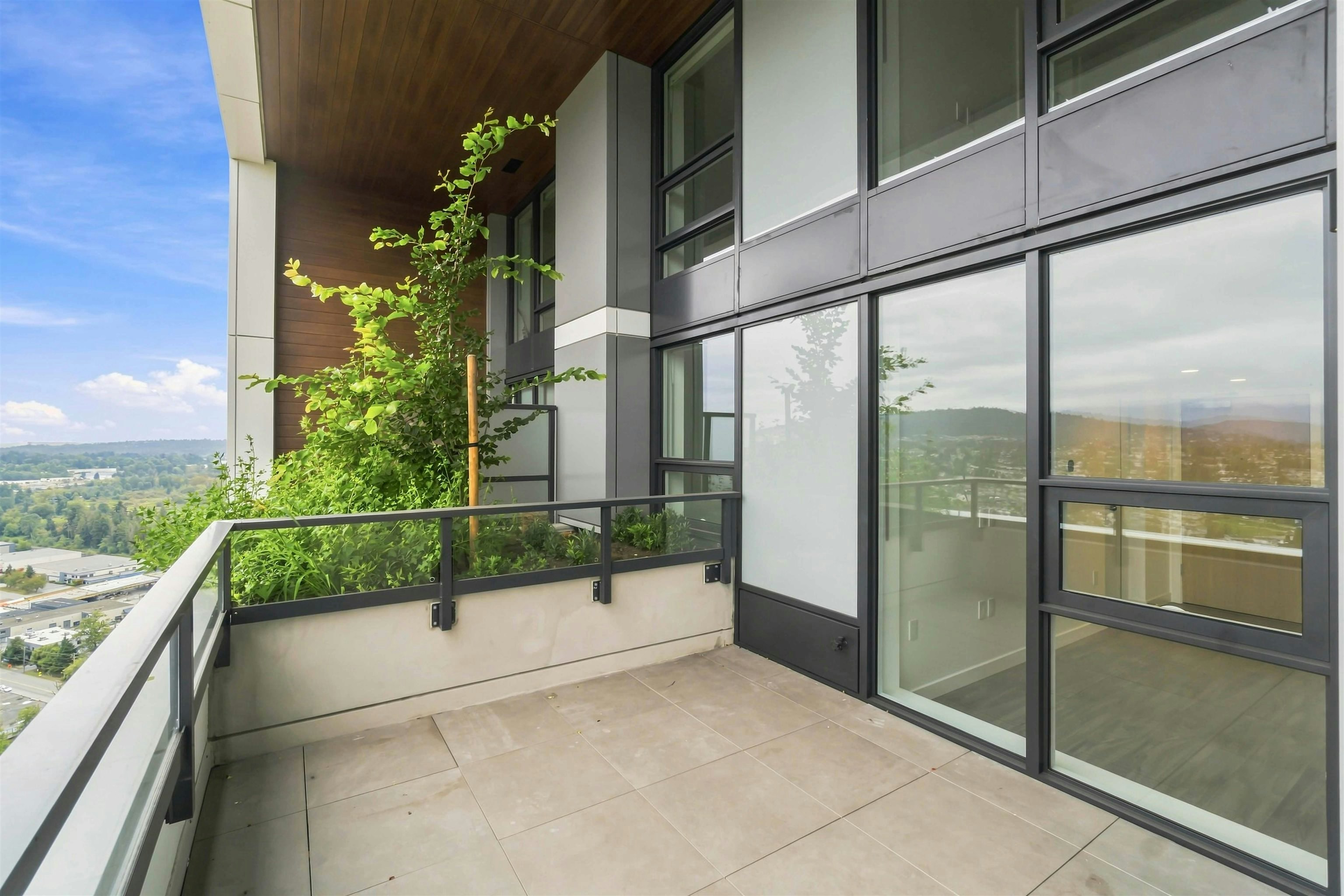 3302-2135 Springer Avenue, Burnaby, BC, V5B 0C1 - 4