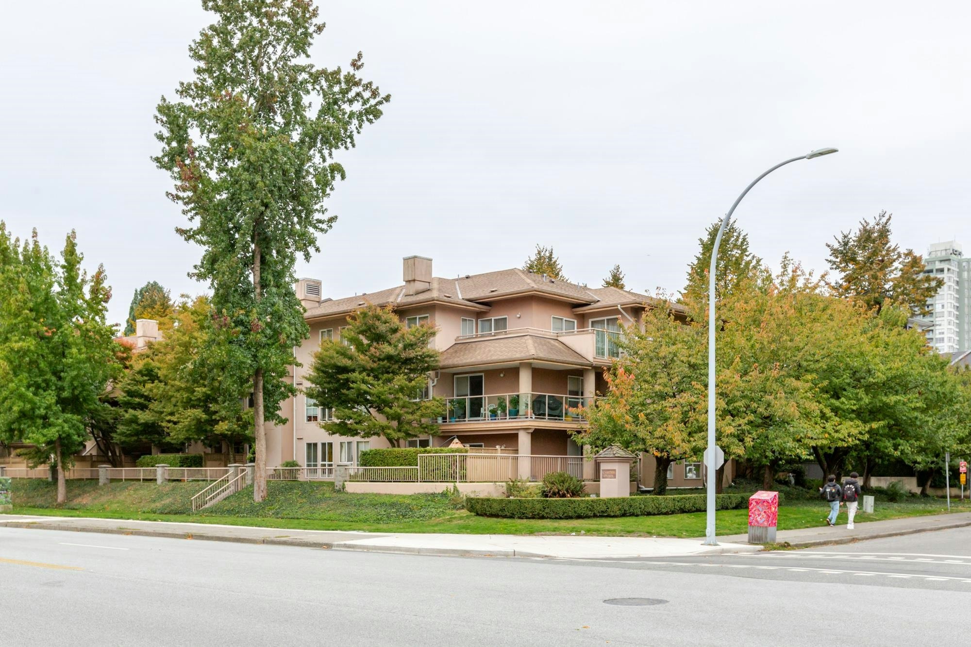 306-14998 101a Avenue, Surrey, BC, V3R 0T1