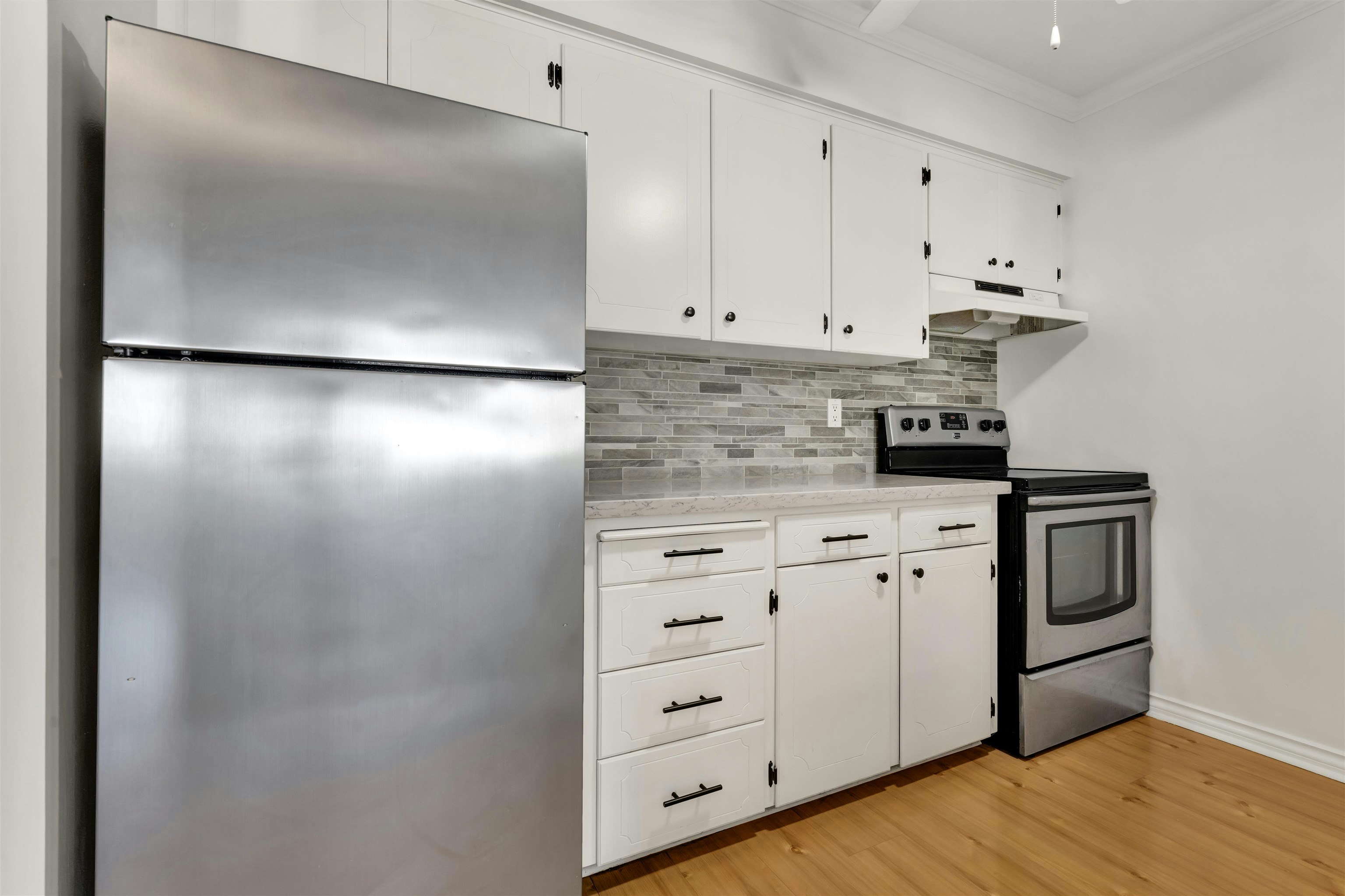 304-120 W 17th Street, North Vancouver, BC, V7M 1V4