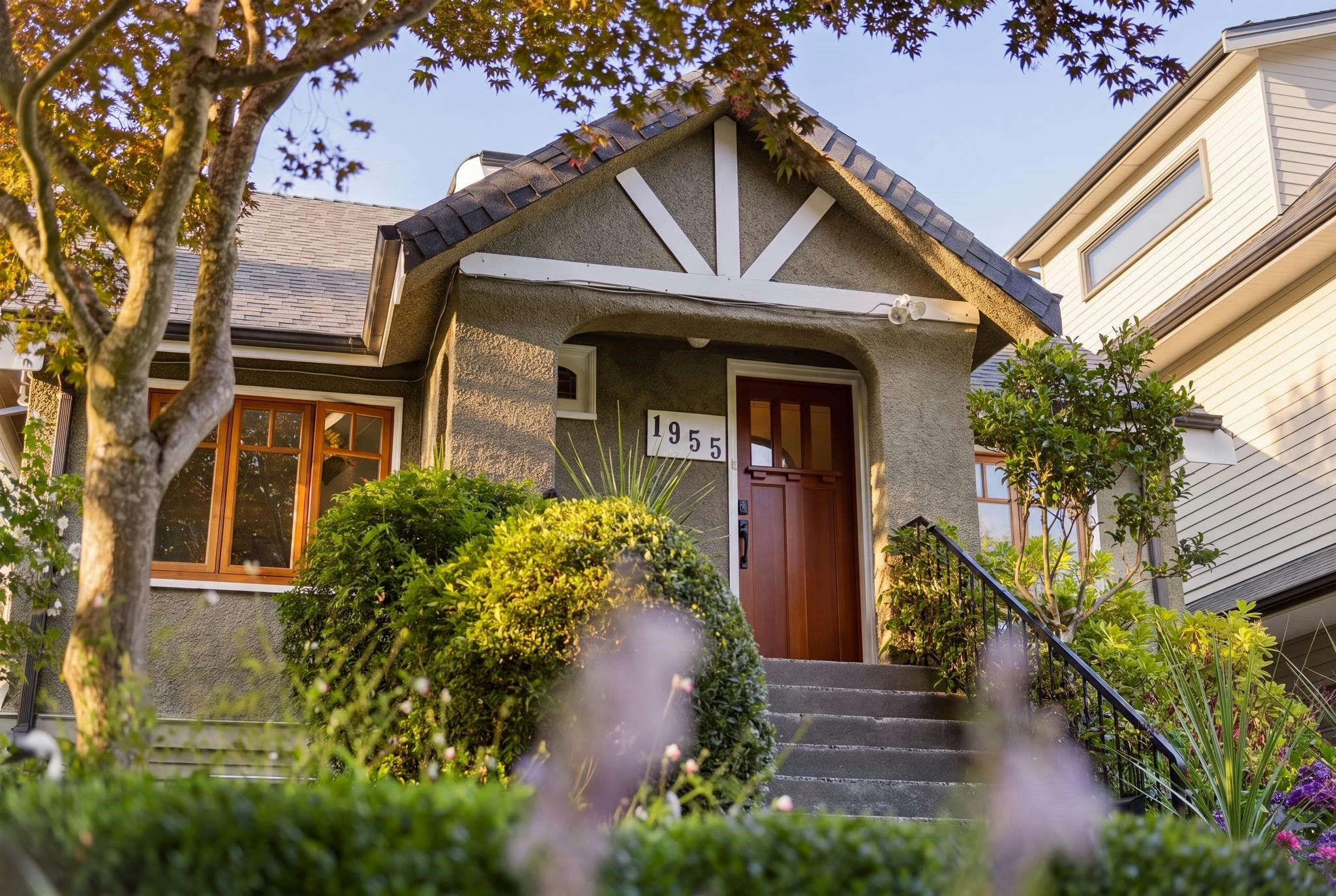 1955 E 8th Avenue, Vancouver, BC, V5N 1T9