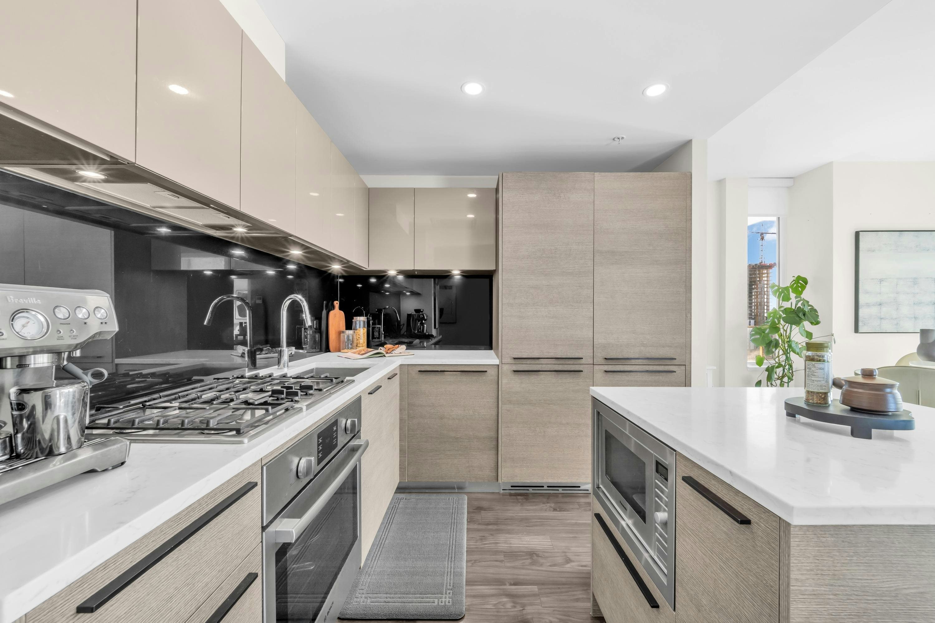 1104-6383 Mckay Avenue, Burnaby, BC, V5H 0H8 - 4
