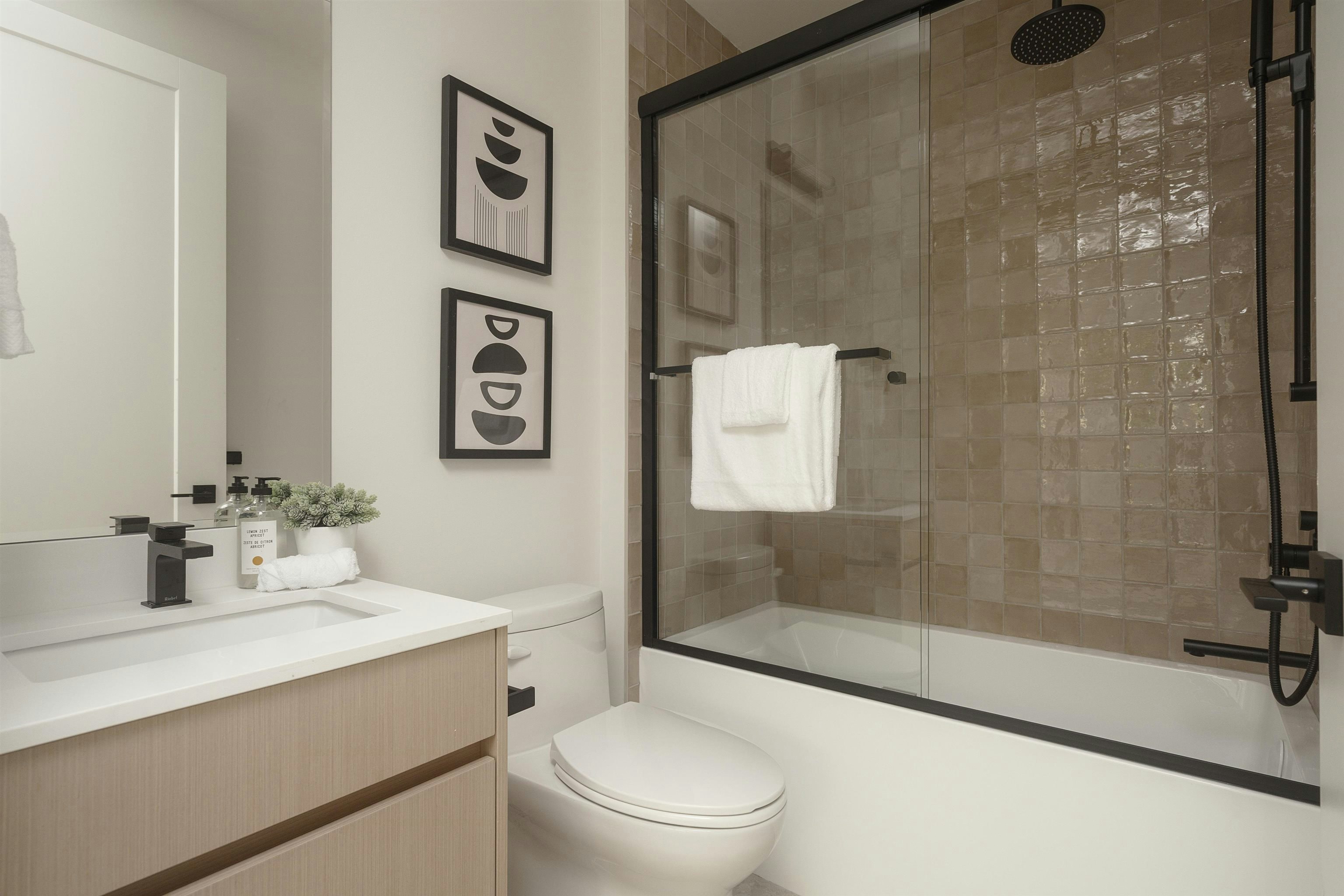 1-1376 E 11th Avenue, Vancouver, BC, V5N 1Y5 - 17