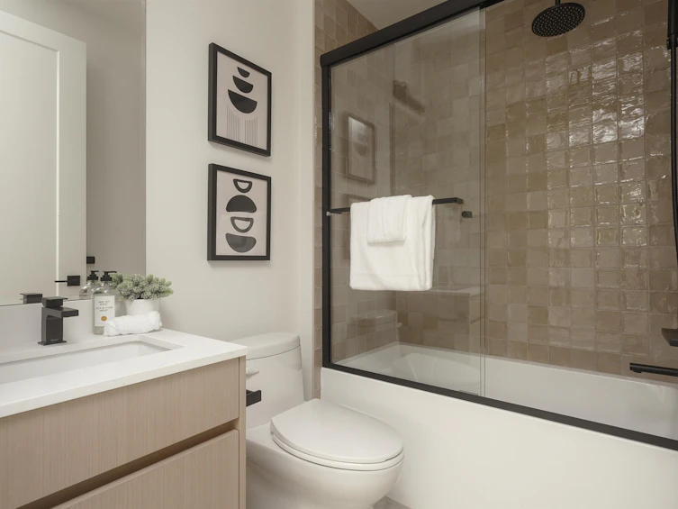 1-1376 E 11th Avenue, Vancouver, BC, V5N 1Y5 - 17