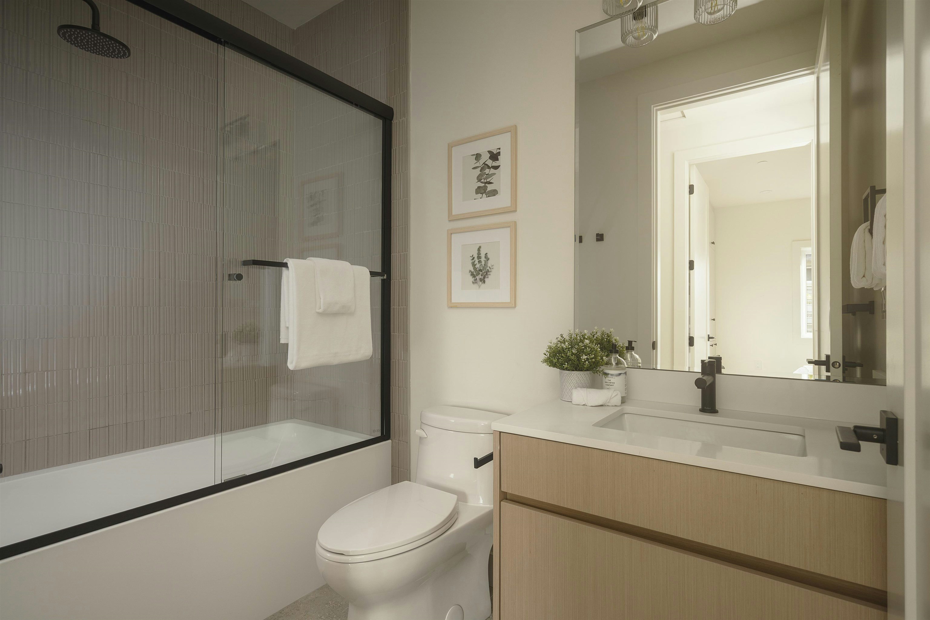 2-1376 E 11th Avenue, Vancouver, BC, V5N 1Y5 - 16