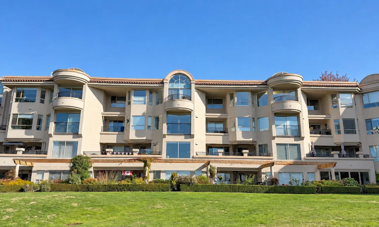306-1859 Spyglass Place