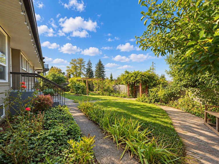 7288 Inlet Drive, Burnaby, BC, V5A 1C4 - 33