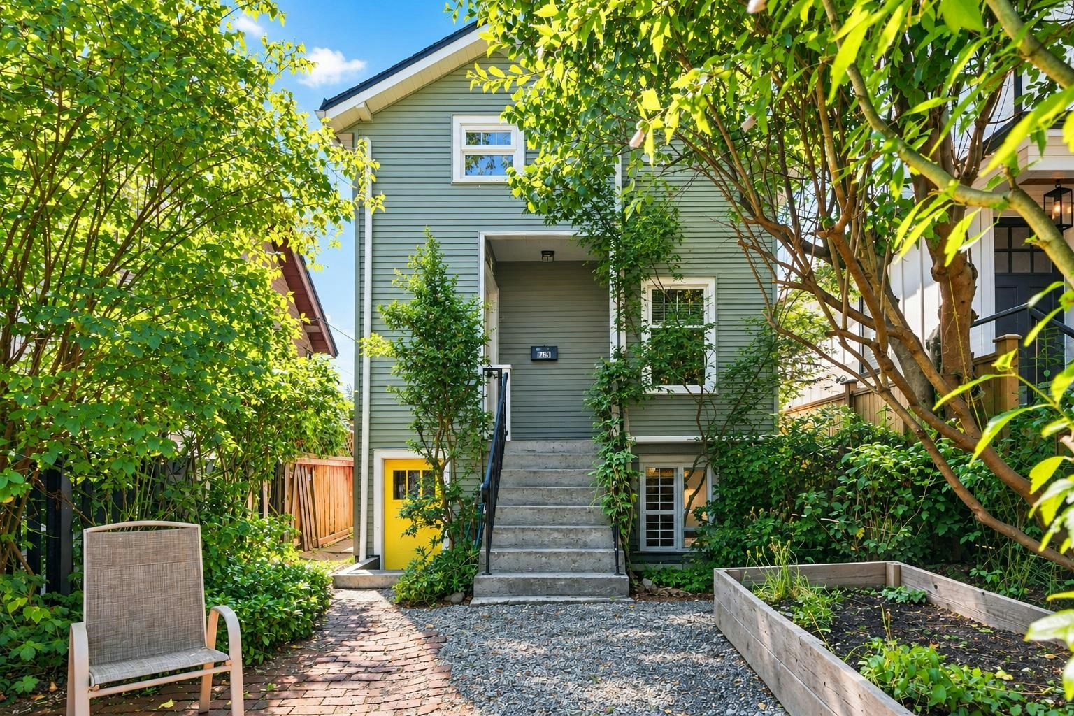 2764 Dundas Street, Vancouver, BC, V5K 1R2